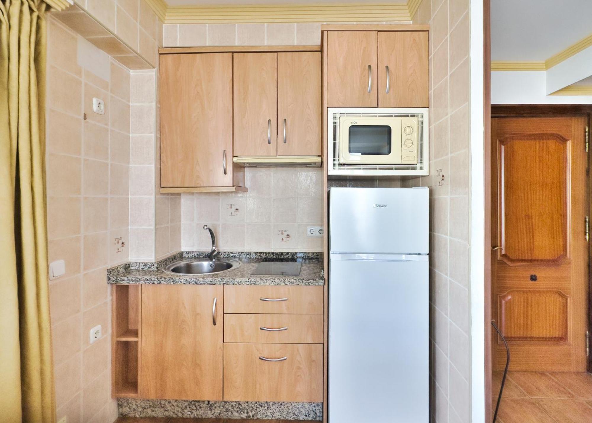 Apartamento Mediterraneo 801. Super One-bedroom With Great Sea Views.