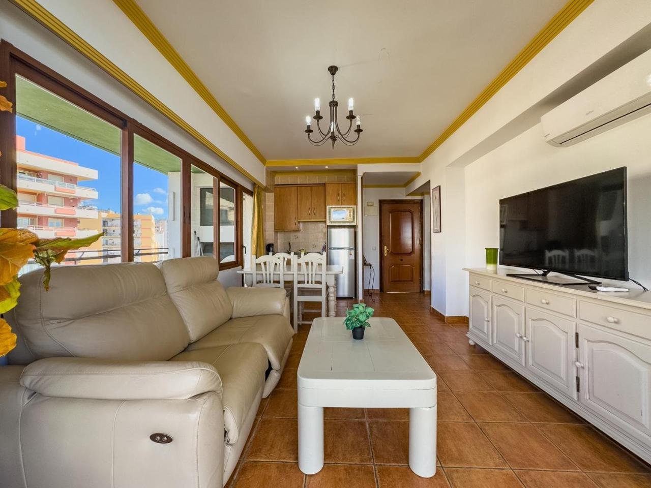 Apartamento Mediterraneo 801. Super One-bedroom With Great Sea Views. *